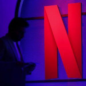 Netflix: Σε διαπραγματεύσεις για την εξαγορά των στούντιο Warner Bros Discover