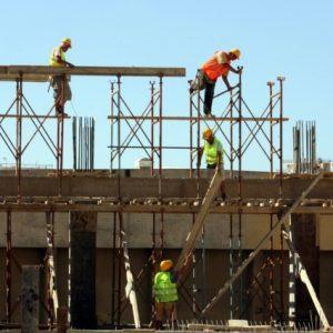 Χριστούγεννα: Καταβολή Αδειοδωροσήμου σε εργατοτεχνίτες οικοδόμους