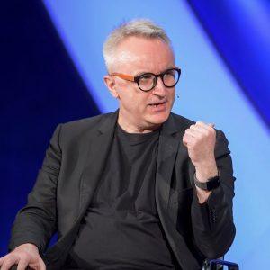 Coty: Το έμπειρο στέλεχος της P&G που αναλαμβάνει προσωρινά την ηγεσία της