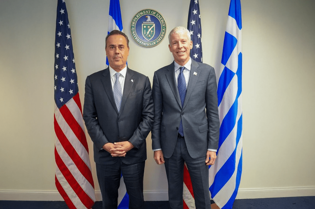 Σταύρος Παπασταύρου: Τετ α τετ με Κρις Ράιτ για Κάθετο Διάδρομο και συμμαχία «3+1»