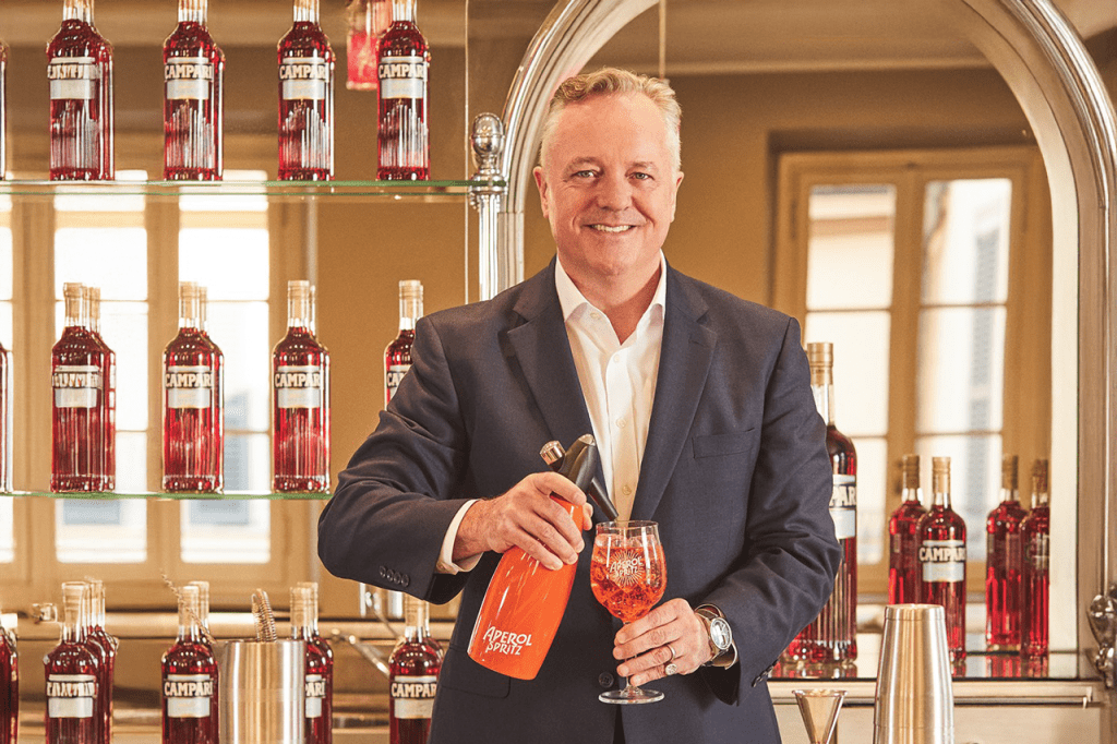 Campari: Πώς θα βάλει το Aperol Spritz στις ΗΠΑ