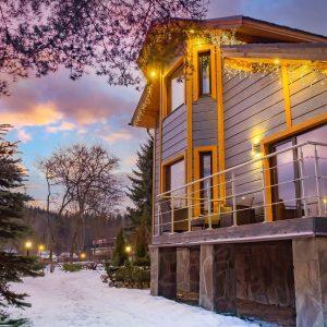 Airbnb: Πάνω από 90% οι πληρότητες για Χριστούγεννα και Πρωτοχρονιά [πίνακας]