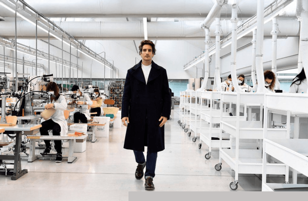 Prada – Versace: Πίσω από το mega deal που αλλάζει την μόδα