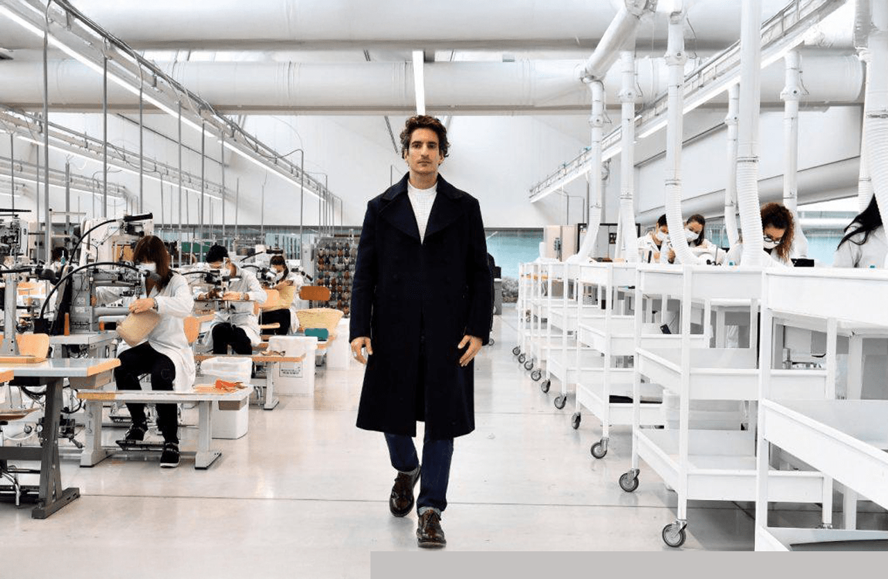 Prada – Versace: Πίσω από το mega deal που αλλάζει την μόδα