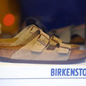 Birkenstock: Οι δασμοί Τραμπ «φρενάρουν» τα κέρδη της