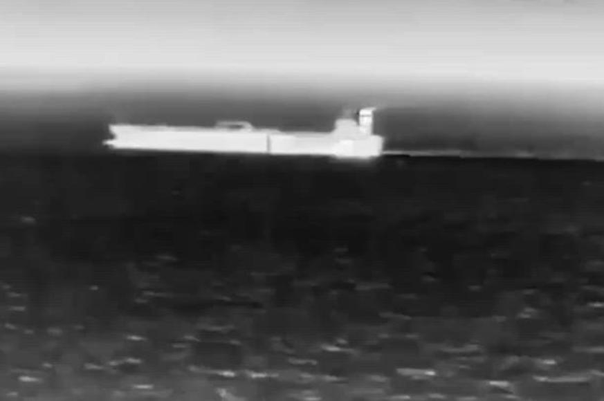 Ουκρανία: Σε απόσταση 100 χλμ από την Κρήτη το ρωσικό δεξαμενόπλοιο που χτυπήθηκε