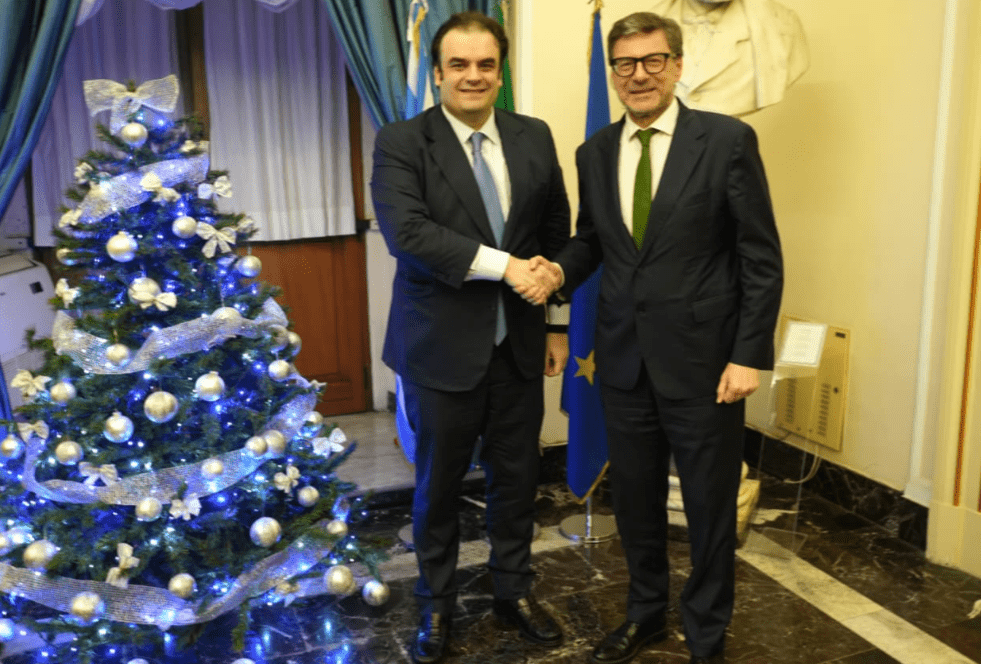 Συνάντηση Πιερρακάκη – Τζορτζέτι: Στο τραπέζι οι διμερείς σχέσεις και οι προοπτικές τους