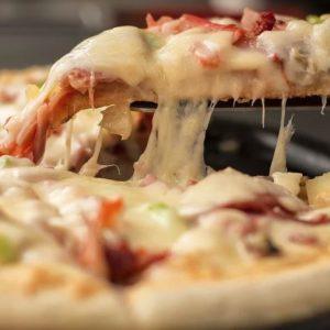 Gen Z: Πώς οι νεότεροι καταναλωτές αλλάζουν τις συνήθειες των fast food στη Βρετανία