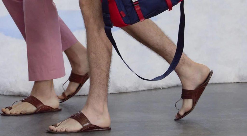 Prada: Γιατί αγαπά τελικά τα προϊόντα της Ινδίας;