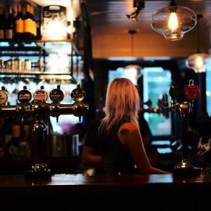 Παμπ: Κλείνει μία παμπ την ημέρα σε Αγγλία και Ουαλία – Σήμα κινδύνου για τον κλάδο