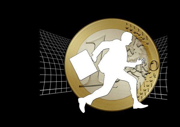 Φοροδιαφυγή: AI και ψηφιακούς ελέγχους επιστρατεύει η ΑΑΔΕ