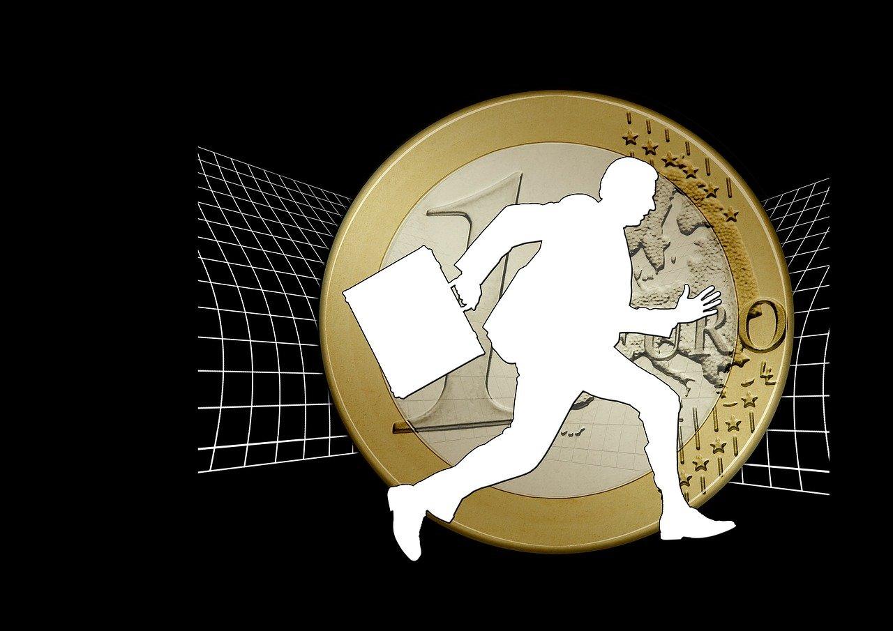 Φοροδιαφυγή: AI και ψηφιακούς ελέγχους επιστρατεύει η ΑΑΔΕ