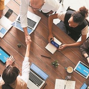 Εργασία: Γιατί οι προσλήψεις σχεδόν σταματούν – Η νέα κανονικότητα στην αγορά