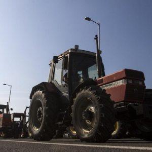 Αγρότες: Παραμένει το μπλόκο στη Νίκαια – Νέα συνέλευση σήμερα