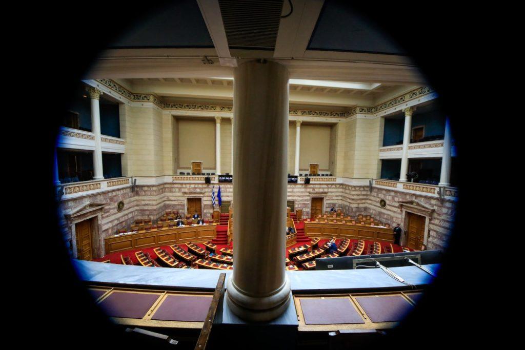 Προϋπολογισμός: Μάχη πολιτικών αρχηγών σήμερα στη Βουλή