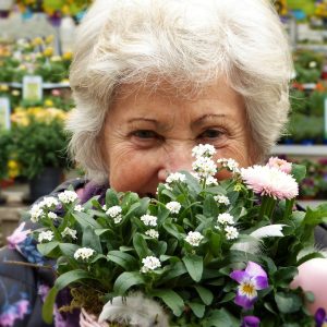 Grey Spenders: Πώς οι άνω των 50 αλλάζουν τον επενδυτικό χάρτη