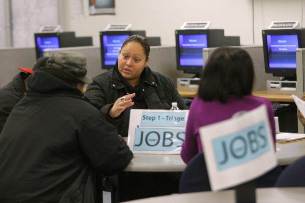ΗΠΑ: Η ανεργία αυξήθηκε πάνω από το αναμενόμενο – Στο 4,6% τον Νοέμβριο