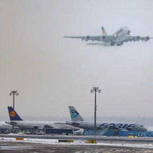 Φρανκφούρτη: Ακυρώσεις πτήσεων στο αεροδρόμιο λόγω χιονιού και πάγου