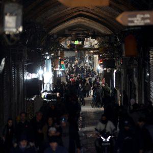 Ιράν: Το Μεγάλο Παζάρι της Τεχεράνης ξανά στο επίκεντρο των διαδηλώσεων και της οικονομικής ασφυξίας