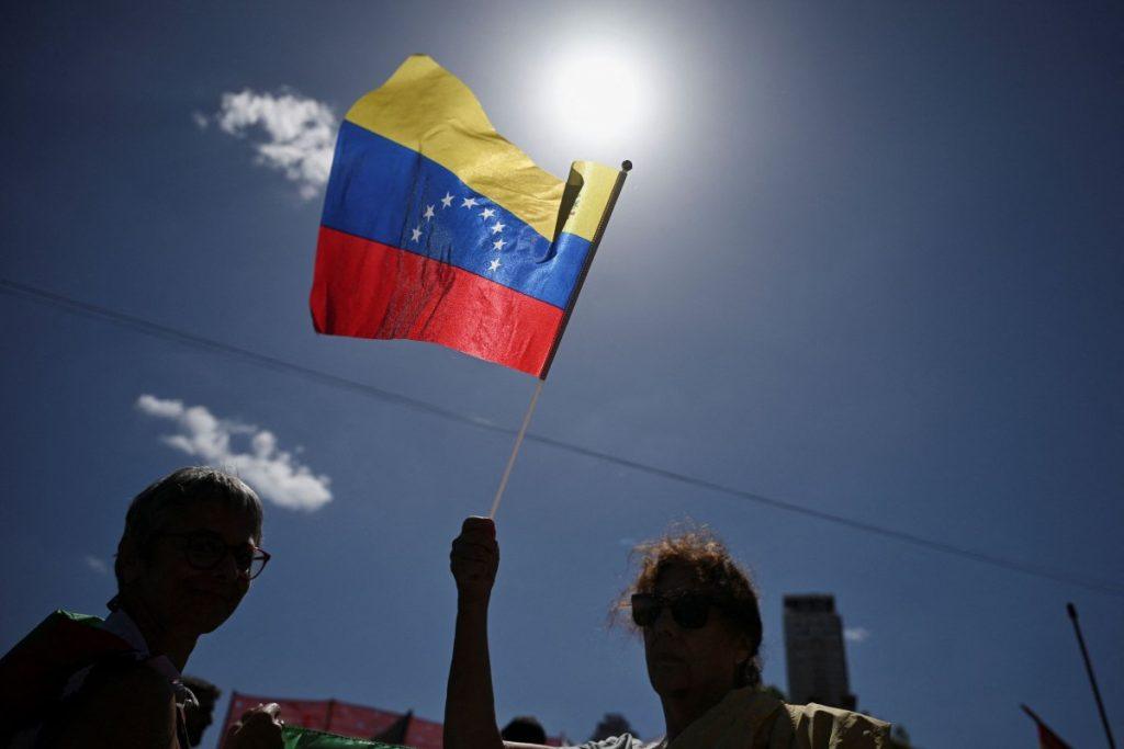 Βενεζουέλα: Ποιες χώρες αντιδρούν στην επίθεση των ΗΠΑ