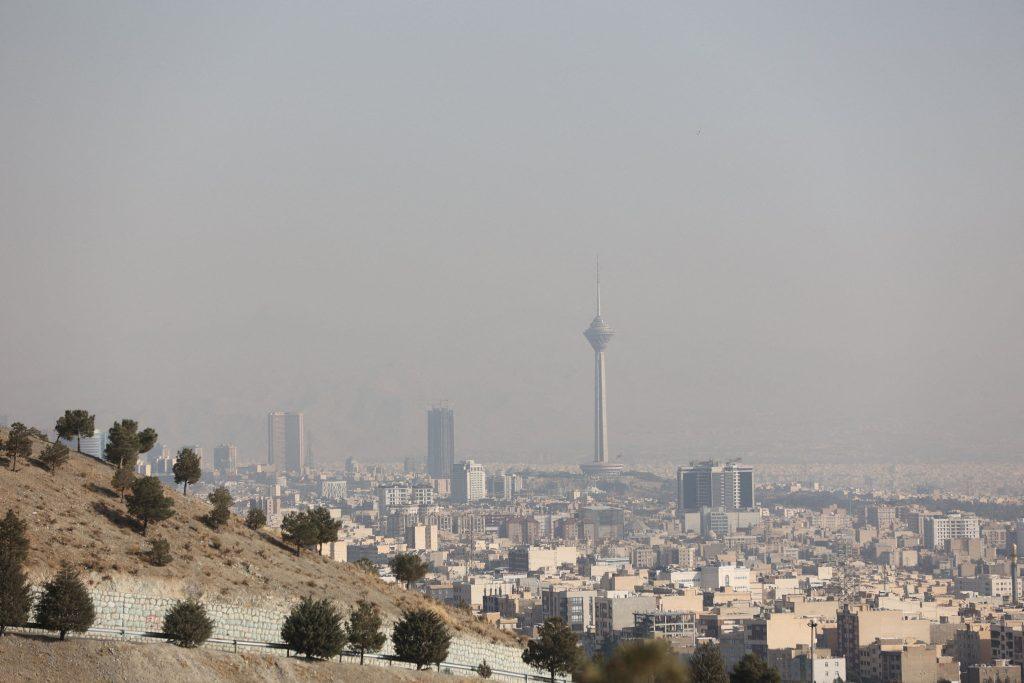 Ιράν: Η οικονομική κατάρρευση πίσω από την εξέγερση – Απεργία στο παζάρι, εκτόξευση τιμών και κοινωνική ασφυξία