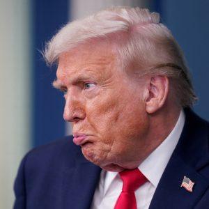 Τραμπ: «Το ΝΑΤΟ είναι όσο ισχυρό είμαστε εμείς»