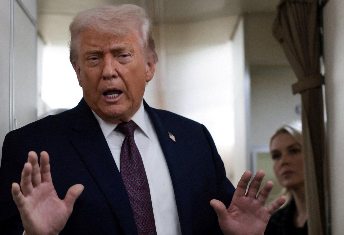 Τραμπ: Υλοποιεί μια στις τέσσερις απειλές για δασμολογικούς δασμούς