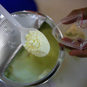 Βρεφικά γάλατα: Τι πίνουν πραγματικά τα μωρά μας;