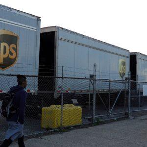 UPS: Νέο κύμα περικοπών με 30.000 θέσεις εργασίας στο στόχαστρο