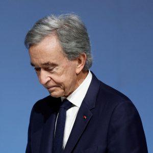 LVMH: «Αντέξαμε αλλά το 2026 δεν θα είναι εύκολη χρονιά» – Τι είπε ο Bernard Arnault