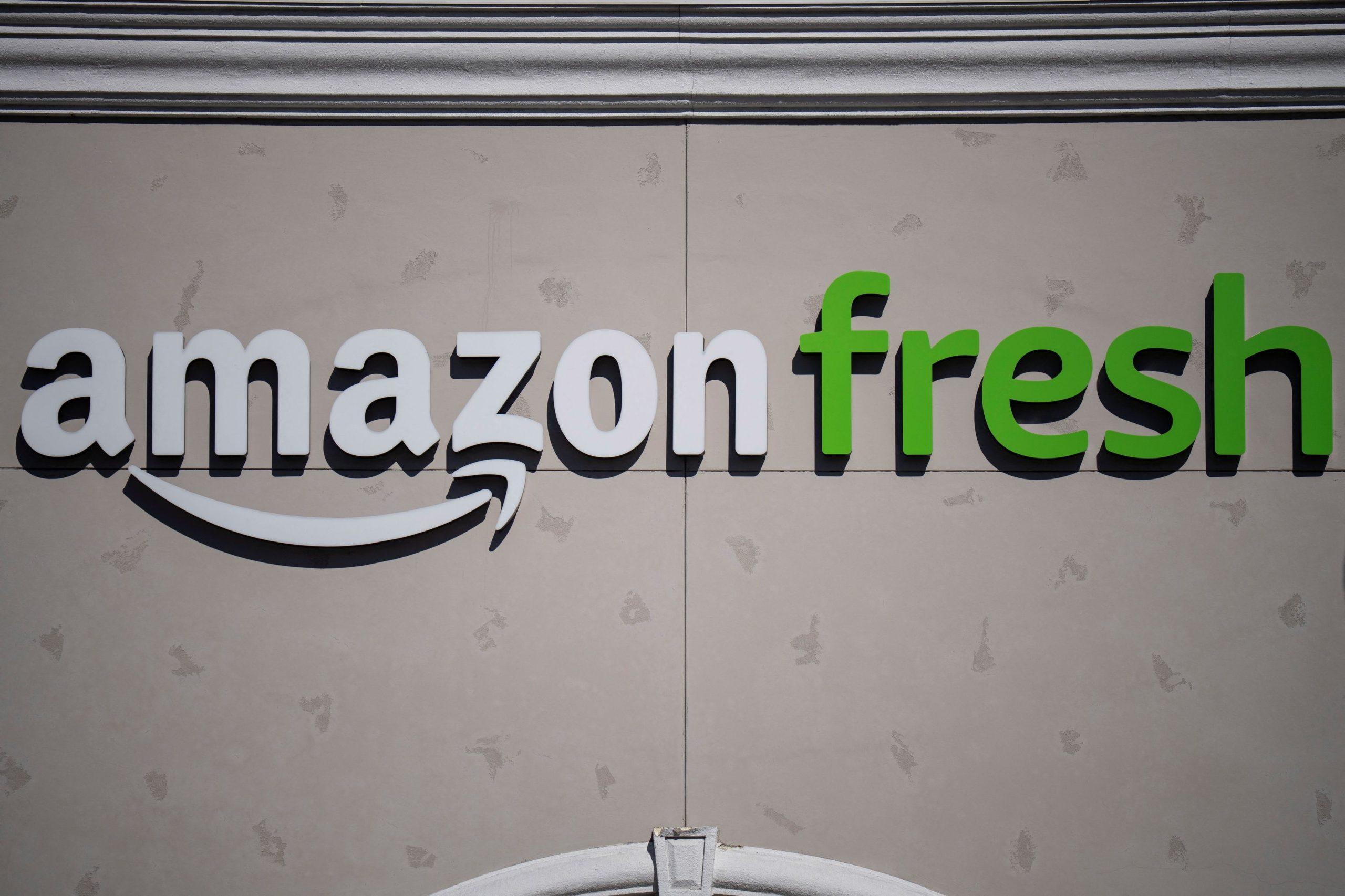 Amazon: Αλλάζει στρατηγική στα σούπερ μάρκετ – Πιο γρήγορες παραδόσεις, λιγότερα φυσικά καταστήματα