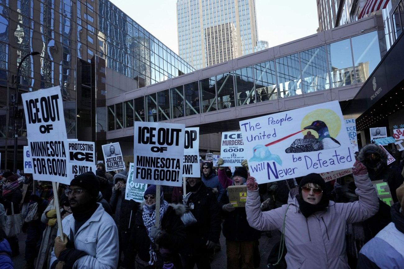 ΗΠΑ: Μαζικές διαδηλώσεις κατά της ICE στη Μινεάπολη