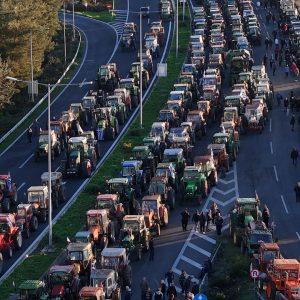 Η κυβέρνηση έχει ήδη ηττηθεί στη σύγκρουση με τους αγρότες