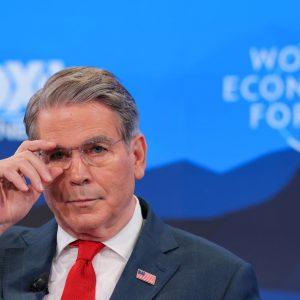 Μπέσεντ: Ασήμαντη η πώληση αμερικανικών ομολόγων από τη Δανία – Τι είπε για τη Γροιλανδία