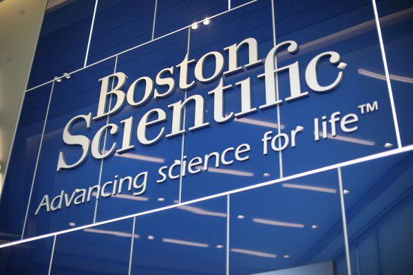 Boston Scientific: Αποκτά την Penumbra για 14,5 δισ δολ.