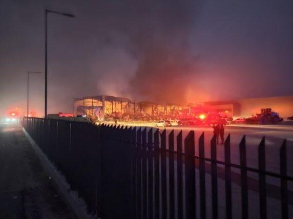 Τρίκαλα: Αγωνία για τις 5 αγνοούμενες στο φλεγόμενο εργοστάσιο Βιολάντα