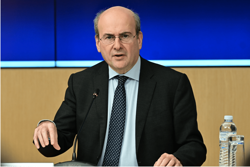 Χατζηδάκης: Προεκλογικές υποσχέσεις με φόντο τη ΔΕΘ