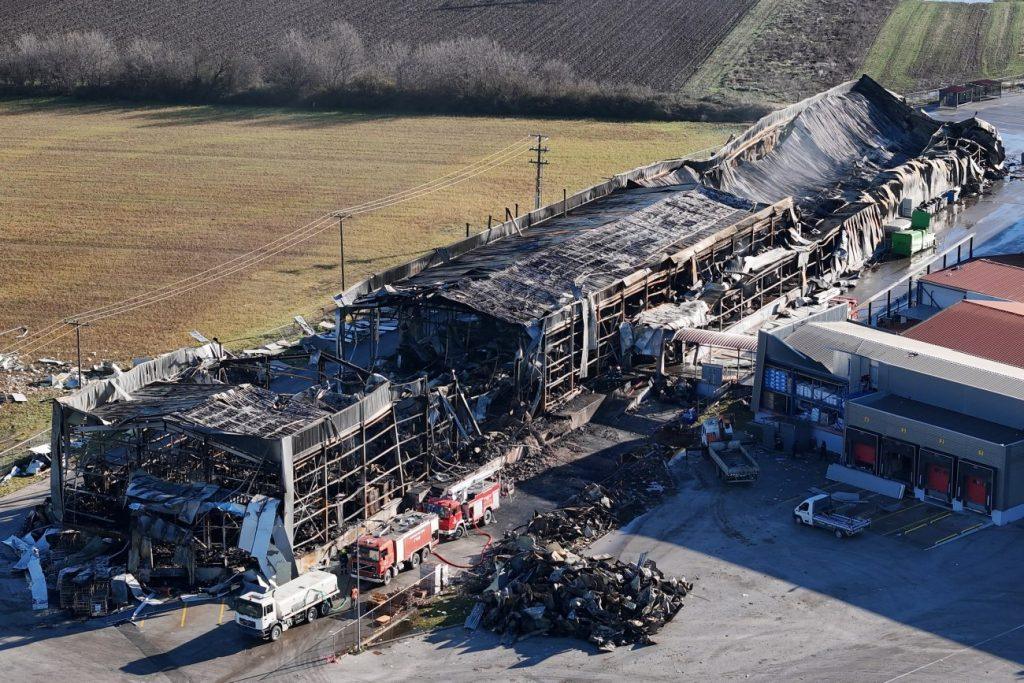 Βιολάντα: Διέκοψαν την έρευνα στο εργοστάσιο υπό τον φόβο νέας έκρηξης