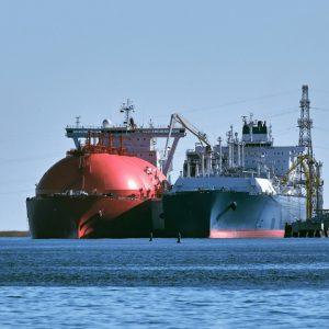 ΥΠΕΝ: «Πράσινο φως» για το 2ο FSRU του ομίλου Κοπελούζου στη Θράκη