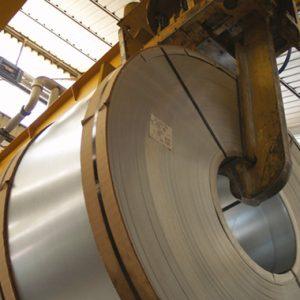 AcelorMittal: Αγωγή εναντίον της, για κακοδιαχείριση, από ιταλική χαλυβουργία