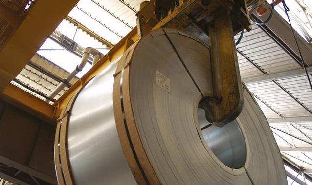 AcelorMittal: Αγωγή εναντίον της, για κακοδιαχείριση, από ιταλική χαλυβουργία