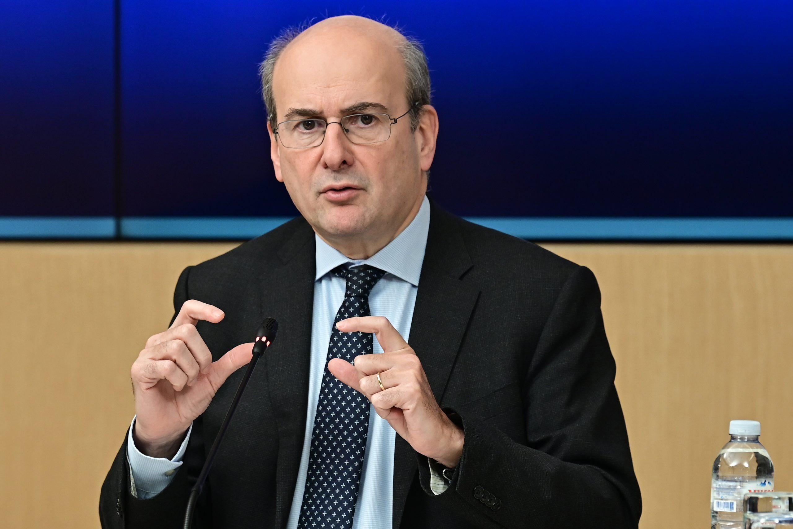 Χατζηδάκης: Προεκλογικές υποσχέσεις με φόντο τη ΔΕΘ