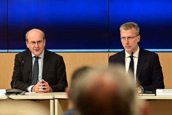 Ελληνική οικονομία: Κάτω από τον πήχη της πραγματικότητας η κυβέρνηση