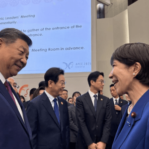 Κίνα: Ανεβάζει τόνους στην εμπορική διαμάχη με την Ιαπωνία