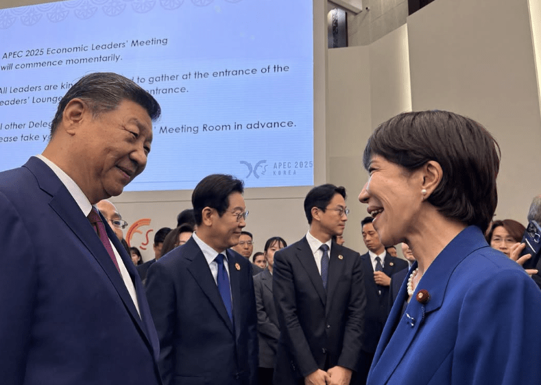 Κίνα: Ανεβάζει τόνους στην εμπορική διαμάχη με την Ιαπωνία