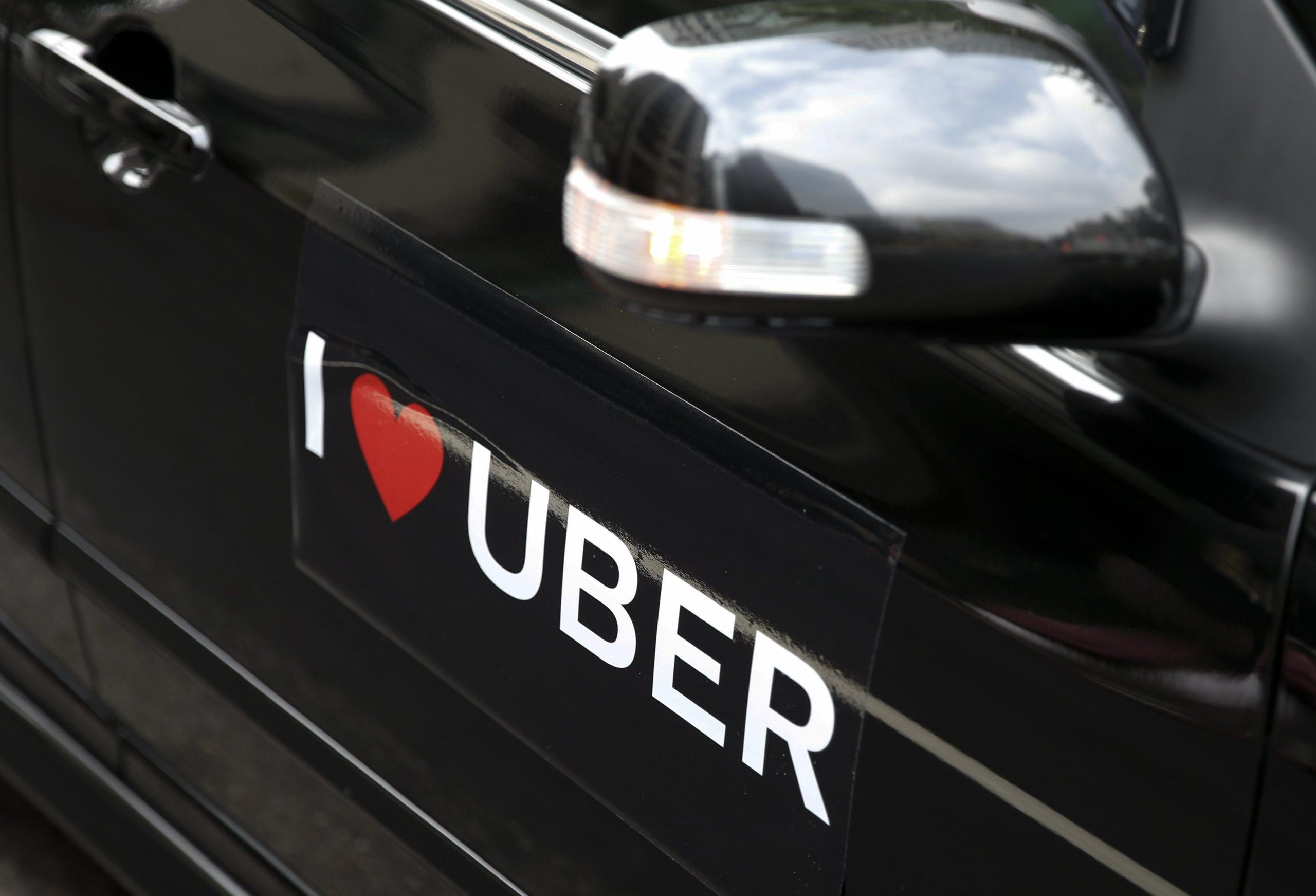 Uber: Ολλανδικό δικαστήριο αποφασίζει ότι οι οδηγοί της μπορούν να θεωρηθούν αυτοαπασχολούμενοι
