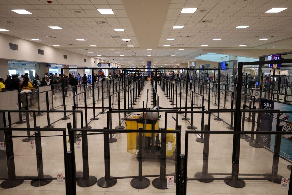 Επέμβαση στη Βενεζουέλα: Ακυρώσεις πτήσεων σε όλη την Καραϊβική