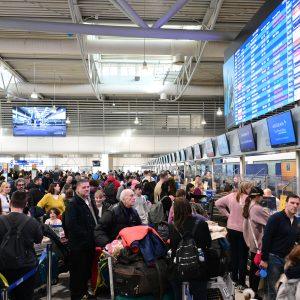 Ελληνικά αεροδρόμια: Αποκαθίσταται σταδιακά το black out στο FIR Αθηνών