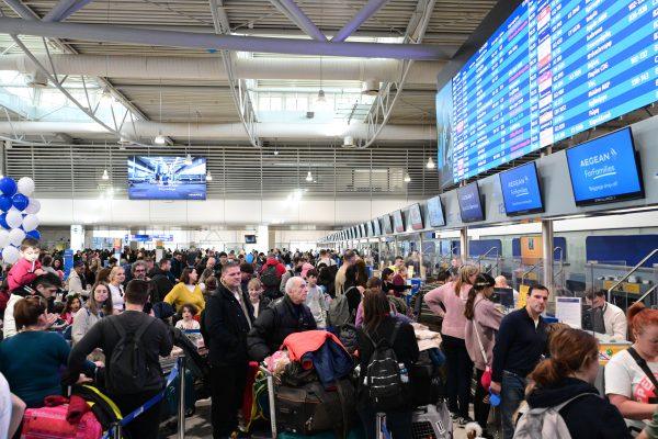 Special Committee Probes Greek Airspace Blackout After Chaos