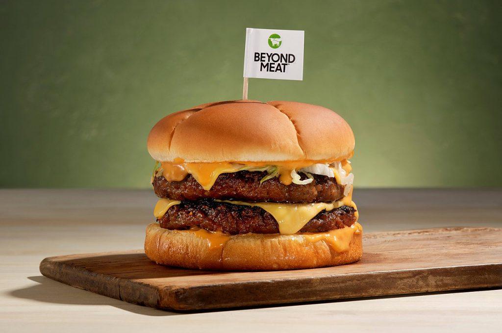 Beyond Meat: Aπό τα burgers στα φυτικά πρωτεϊνούχα ροφήματα